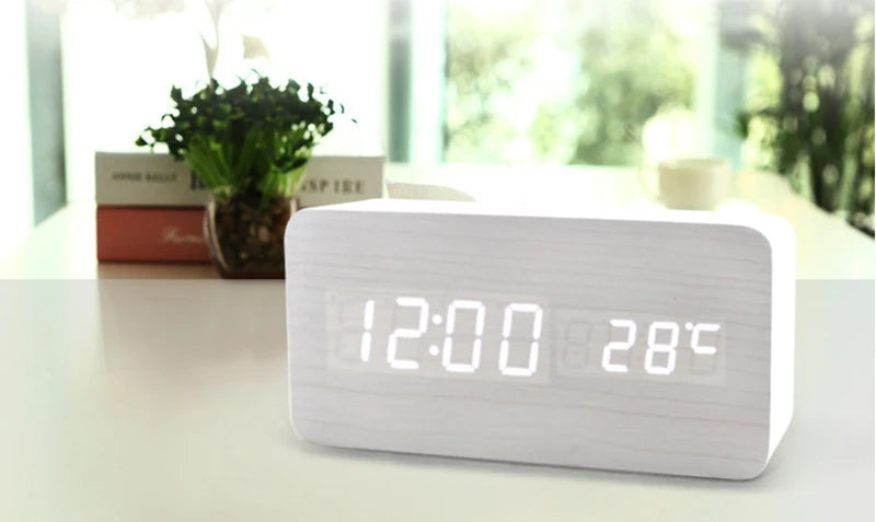 AuraTime™ Oak | Wooden Wireless Charging Alarm Clock