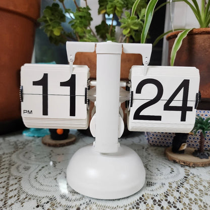 AuraTime™ Flip | Modern Mechanical Flip Desk Clock